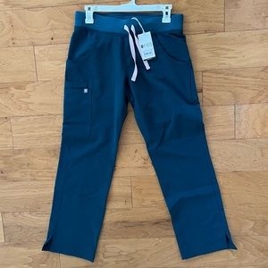 FIGS Caribbean Blue Cargo Scrub Pant XS/PETITE